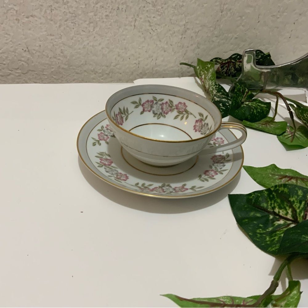Noritake 5433  Cup & Saucer Dark Pink and Gray Floral VTG Japan G5